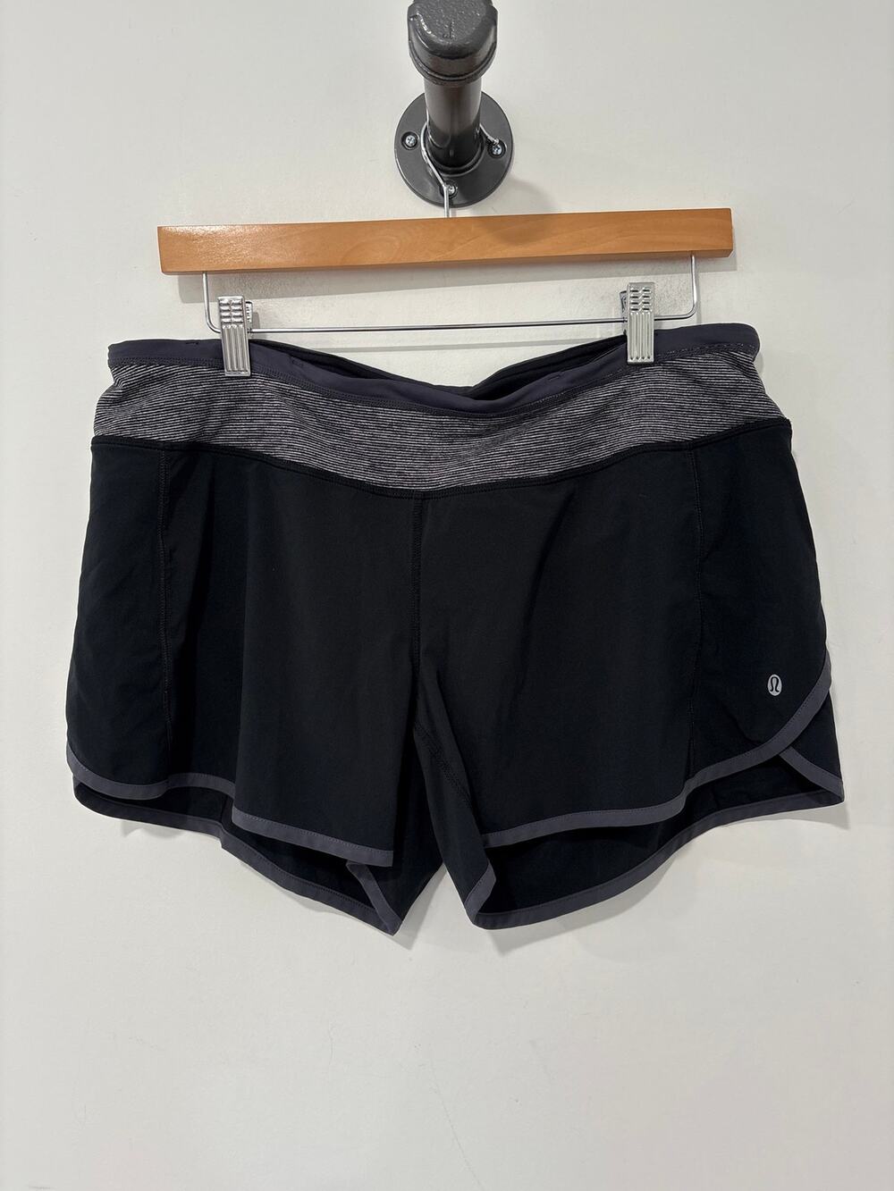 Lululemon Athletic Running Shorts 4" Black & Gray w/ Striped Waistband Size 10